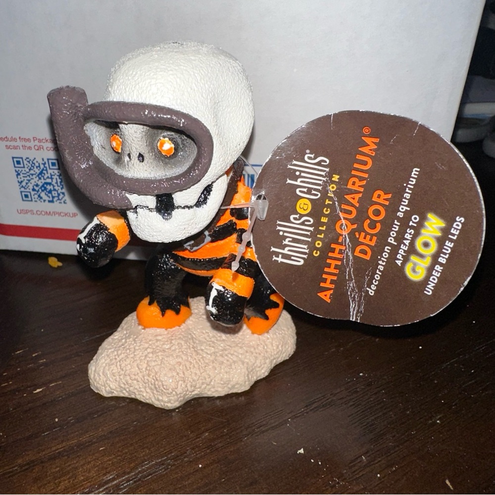 Halloween aquarium decor Thrills & Chills Skeleton Pirate Aquarium Scuba Diver